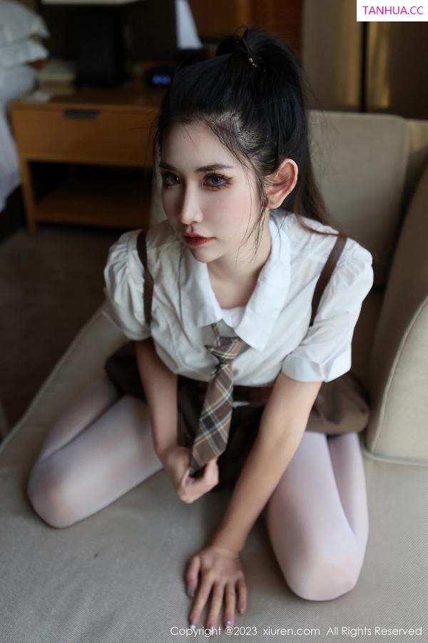 林依娜  [XiuRen]高清写真图 2023.03.27 No.6478 依娜Yina 丝袜美腿第25张图片